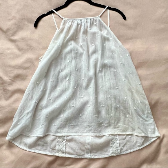 White Sleeveless Top - Picture 3 of 3